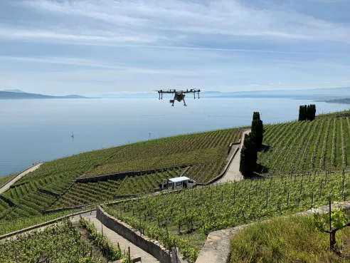 Drone agricole en intervention